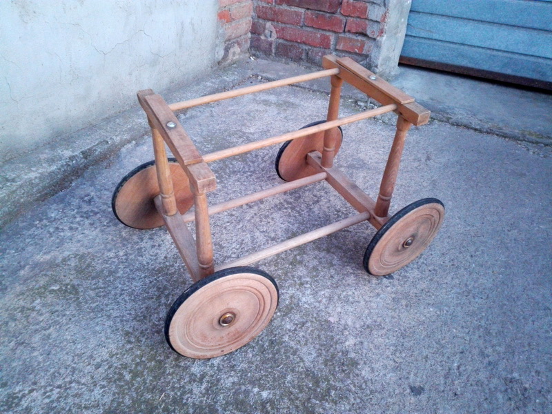 cuna bebe mimbre madera carro ruedas 37-64-104x104x64 1u